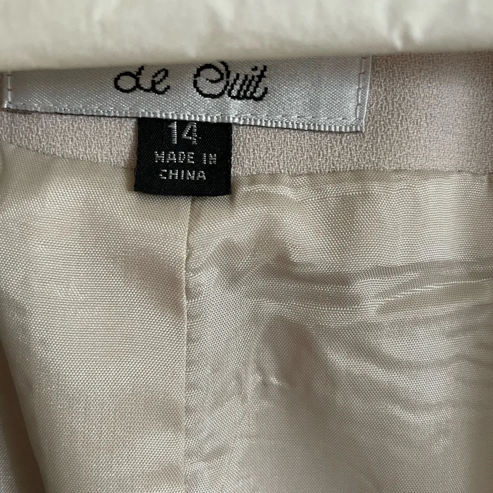 Le Suit Cream and Black Women's Blazer and Skirt - Picture 3 of 6